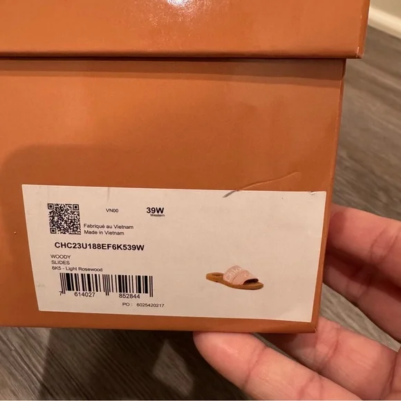 Chloe Woody Logo Sandal Slides in Light Rosewood - Picture 15 of 16